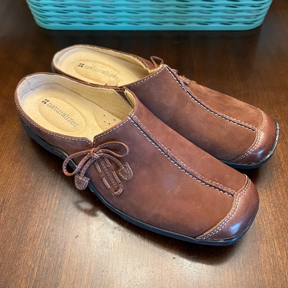 NWOT Naturalizer Detail Brown Leather Suede Slip On Mules